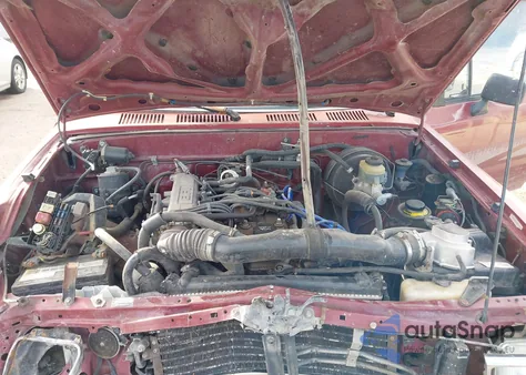 1991 Toyota Pickup 1/2 Ton Sht Wheelbase Dlx из США, поврежденный, VIN JT4RN01P9M0011802